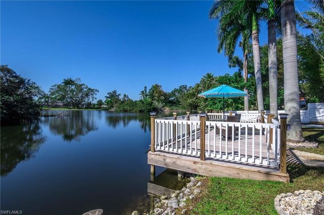 28 Constitution DR, Naples, FL 34112