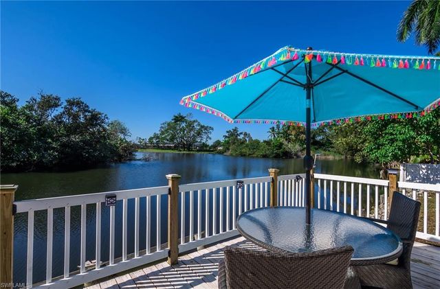 28 Constitution DR, Naples, FL 34112