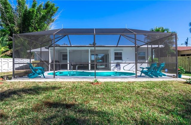 28 Constitution DR, Naples, FL 34112