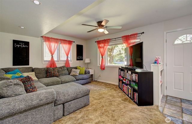 3713 NW Hayes Road, Woodland, WA 98674