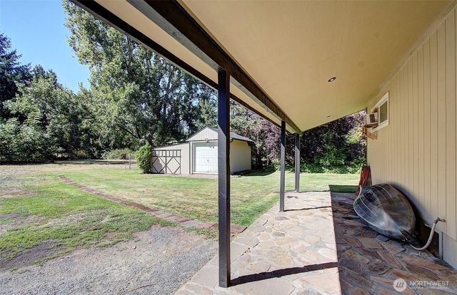 3713 NW Hayes Road, Woodland, WA 98674