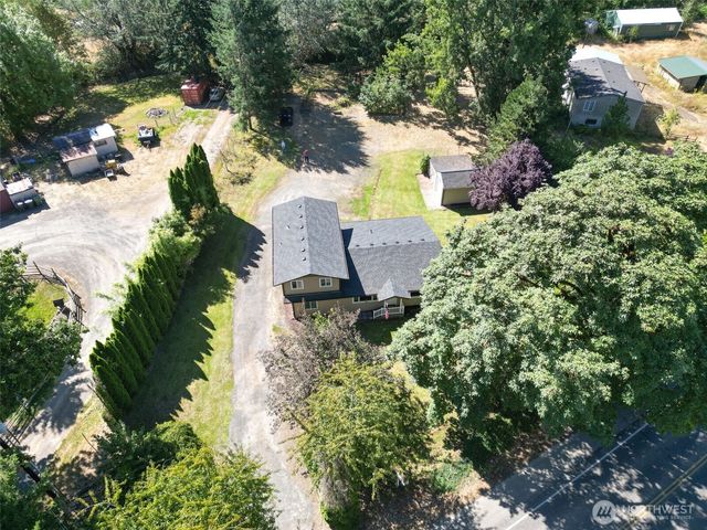 3713 NW Hayes Road, Woodland, WA 98674