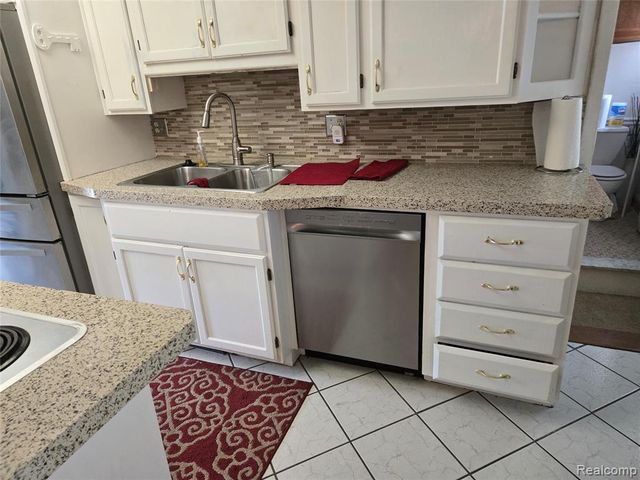 28627 Fargo Street, Livonia, MI 48152