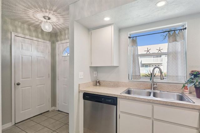 721 LAUREL BAY CIRCLE, New Smyrna Beach, FL 32169