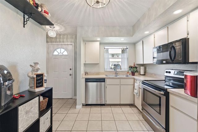 721 LAUREL BAY CIRCLE, New Smyrna Beach, FL 32169