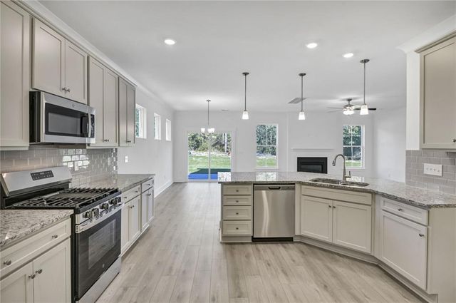 210 Trace Bluff, Dawsonville, GA 30534