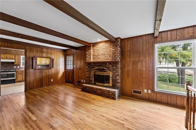 512 E 117th Terrace, Kansas City, MO 64131
