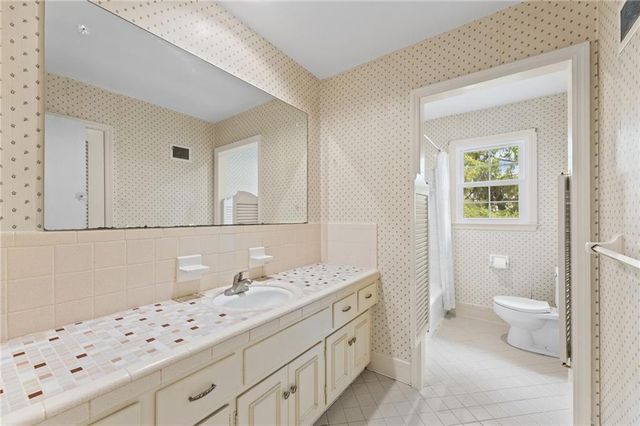 512 E 117th Terrace, Kansas City, MO 64131