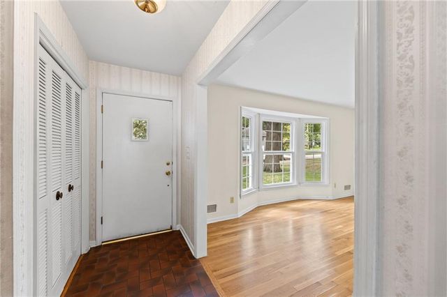 512 E 117th Terrace, Kansas City, MO 64131