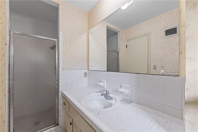 512 E 117th Terrace, Kansas City, MO 64131