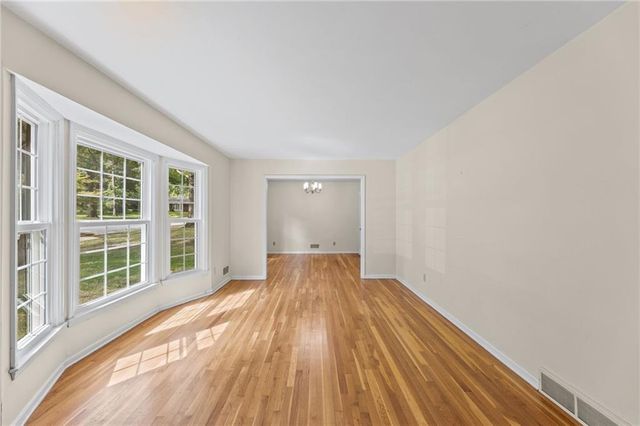 512 E 117th Terrace, Kansas City, MO 64131