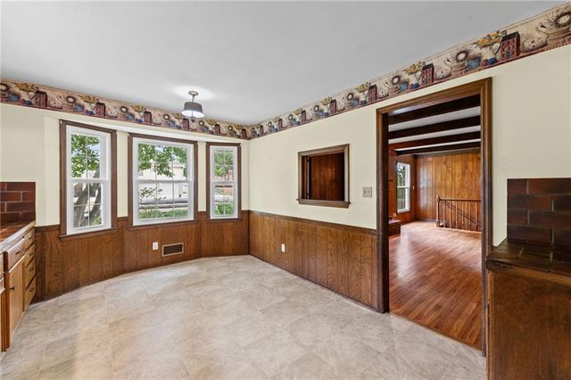 512 E 117th Terrace, Kansas City, MO 64131