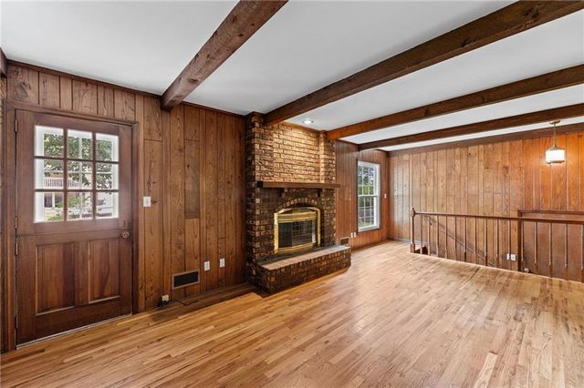 512 E 117th Terrace, Kansas City, MO 64131