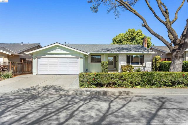 3179 Mackenzie Pl, Fremont, CA 94536