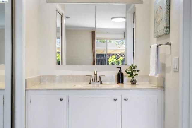 3179 Mackenzie Pl, Fremont, CA 94536