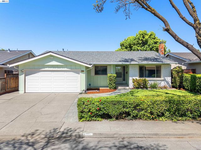 3179 Mackenzie Pl, Fremont, CA 94536