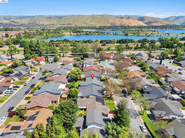 3179 Mackenzie Pl, Fremont, CA 94536