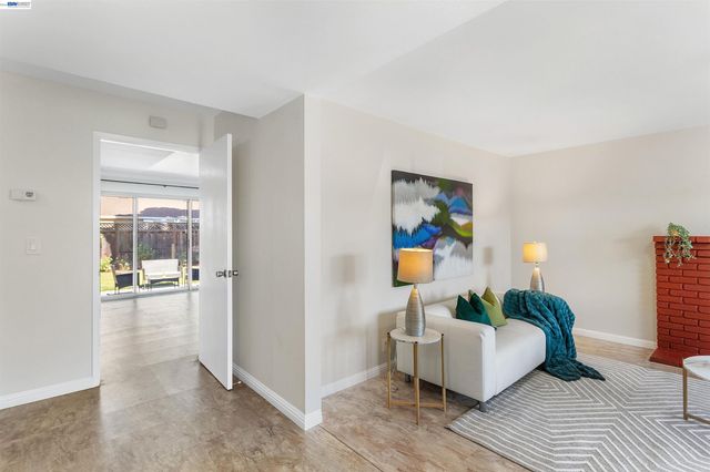 3179 Mackenzie Pl, Fremont, CA 94536