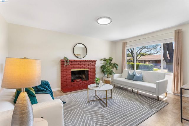 3179 Mackenzie Pl, Fremont, CA 94536