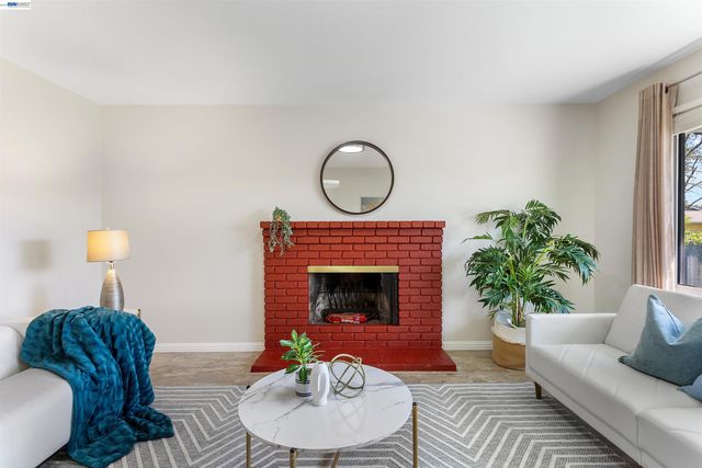 3179 Mackenzie Pl, Fremont, CA 94536