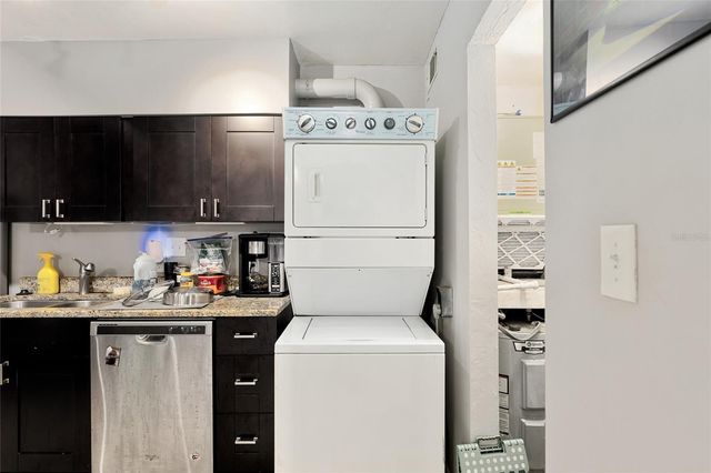 1015 SW 9TH STREET C4, Gainesville, FL 32601