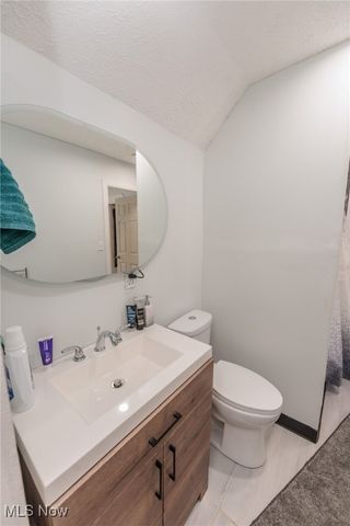 21082 Westwood Drive, Strongsville, OH 44149