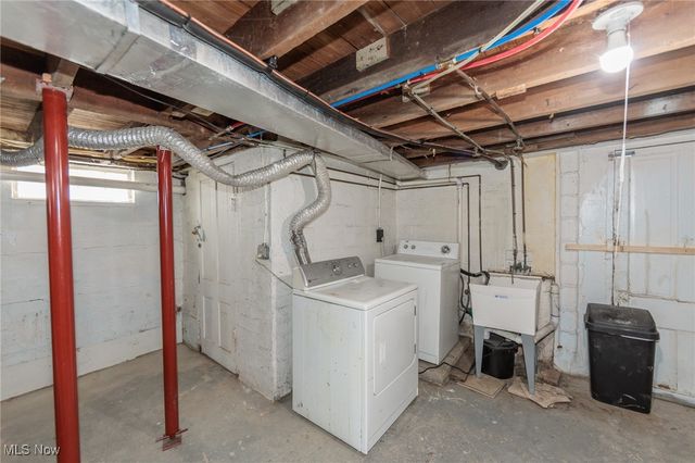 21082 Westwood Drive, Strongsville, OH 44149