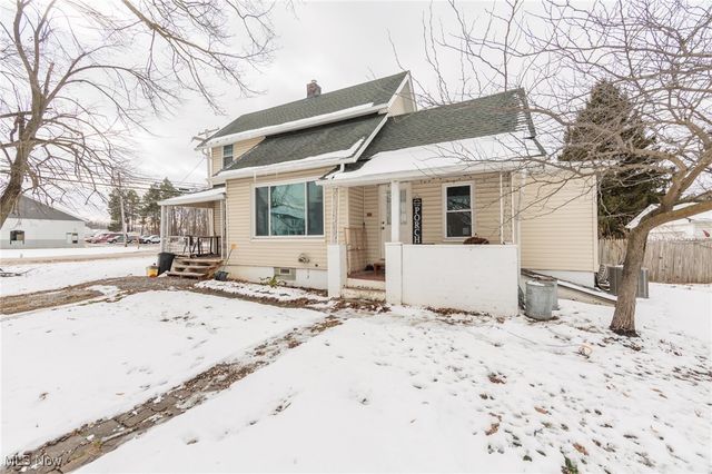 21082 Westwood Drive, Strongsville, OH 44149