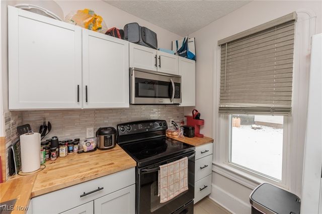 21082 Westwood Drive, Strongsville, OH 44149