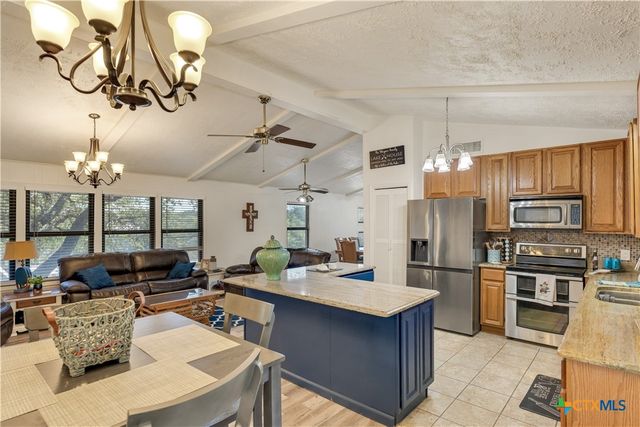 1303 Canyon Edge, Canyon Lake, TX 78133