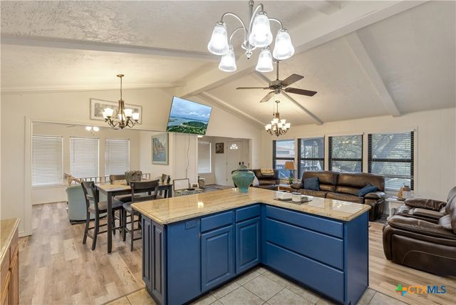 1303 Canyon Edge, Canyon Lake, TX 78133