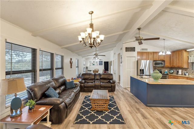 1303 Canyon Edge, Canyon Lake, TX 78133