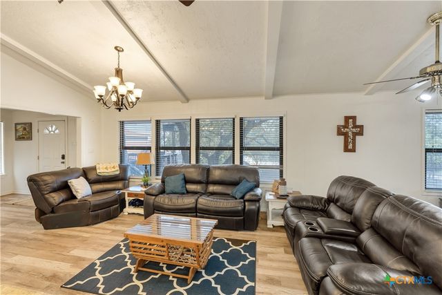 1303 Canyon Edge, Canyon Lake, TX 78133
