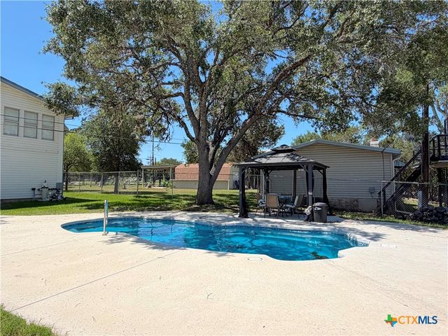 1303 Canyon Edge, Canyon Lake, TX 78133