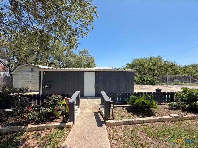 1303 Canyon Edge, Canyon Lake, TX 78133