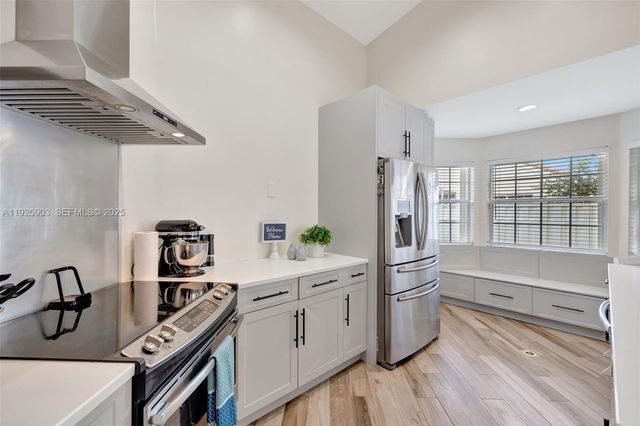 396 Bedford Ave, Weston, FL 33326