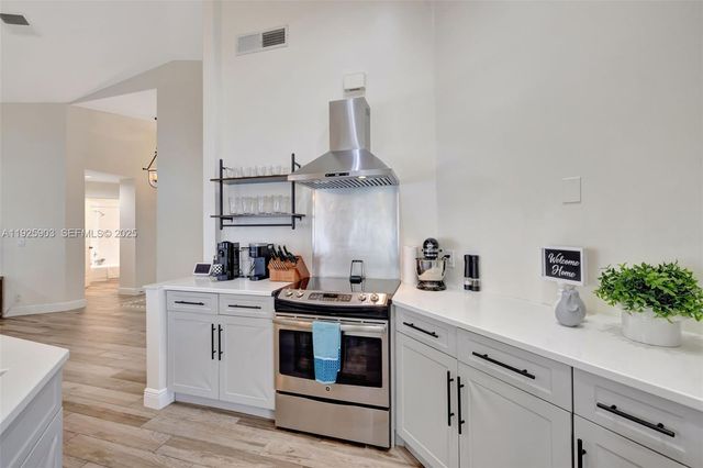 396 Bedford Ave, Weston, FL 33326