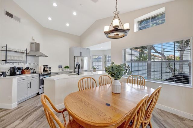 396 Bedford Ave, Weston, FL 33326