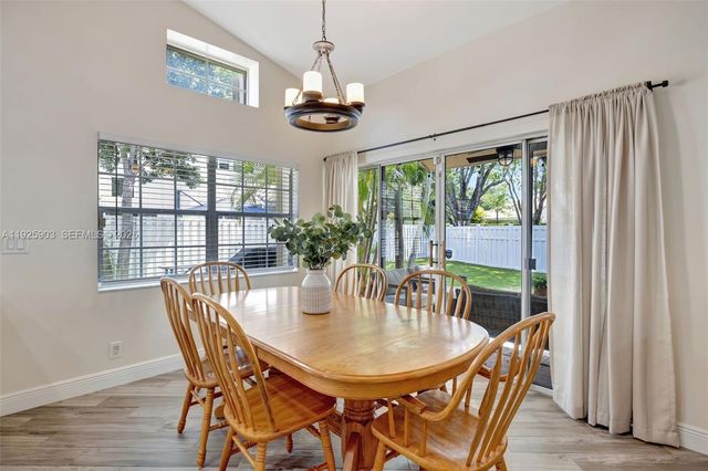 396 Bedford Ave, Weston, FL 33326