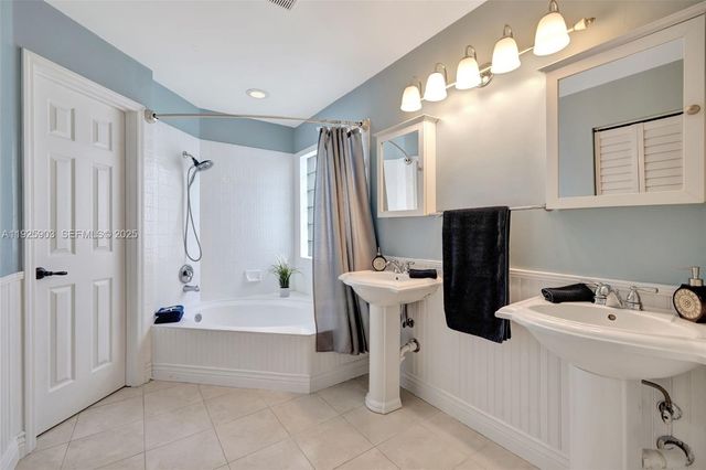 396 Bedford Ave, Weston, FL 33326