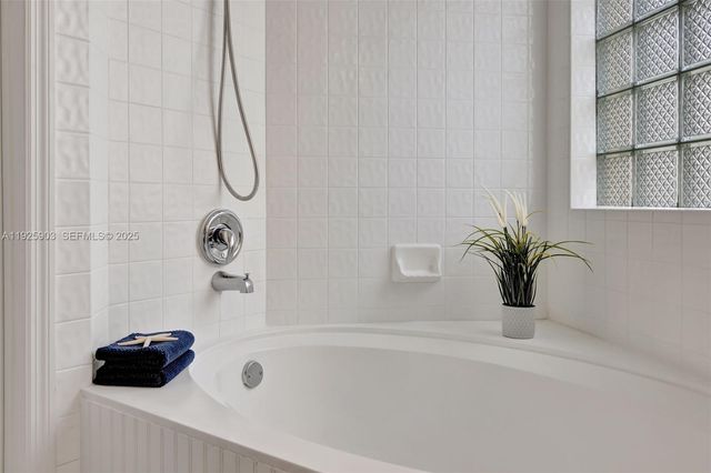 396 Bedford Ave, Weston, FL 33326