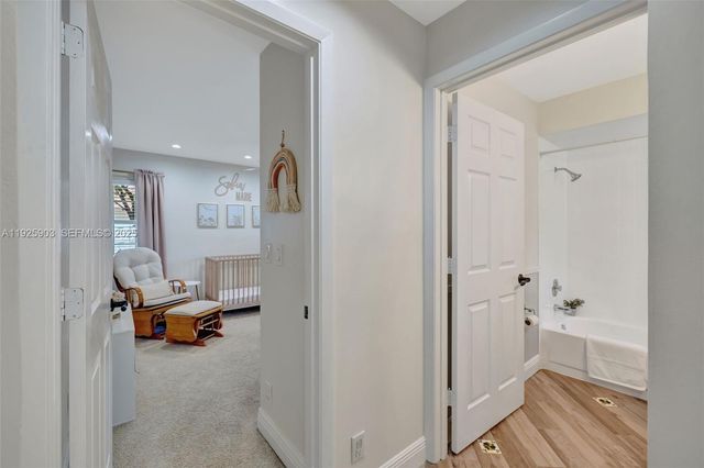 396 Bedford Ave, Weston, FL 33326