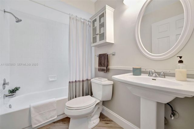 396 Bedford Ave, Weston, FL 33326