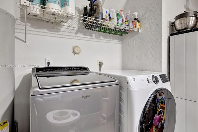 396 Bedford Ave, Weston, FL 33326