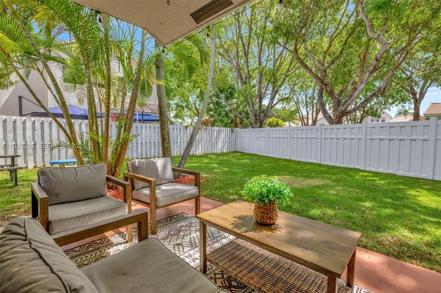 396 Bedford Ave, Weston, FL 33326