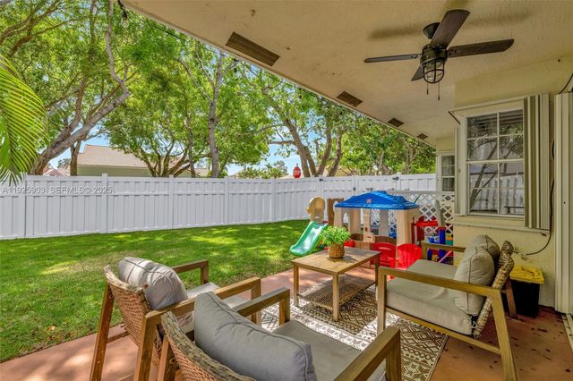 396 Bedford Ave, Weston, FL 33326