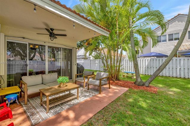 396 Bedford Ave, Weston, FL 33326