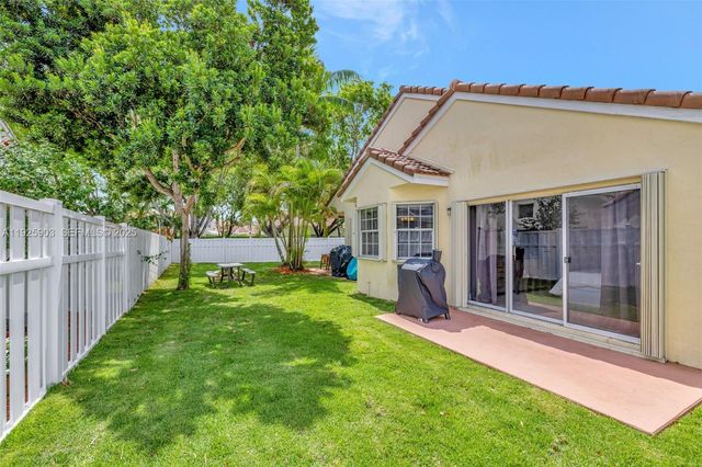 396 Bedford Ave, Weston, FL 33326