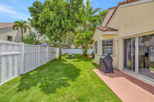 396 Bedford Ave, Weston, FL 33326