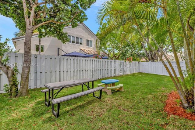 396 Bedford Ave, Weston, FL 33326